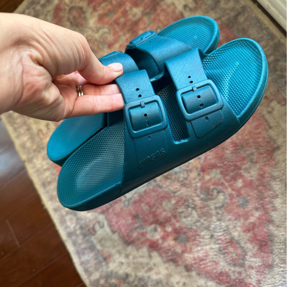 Freedom Moses Slide Sandals 38/39 W8 Peacock